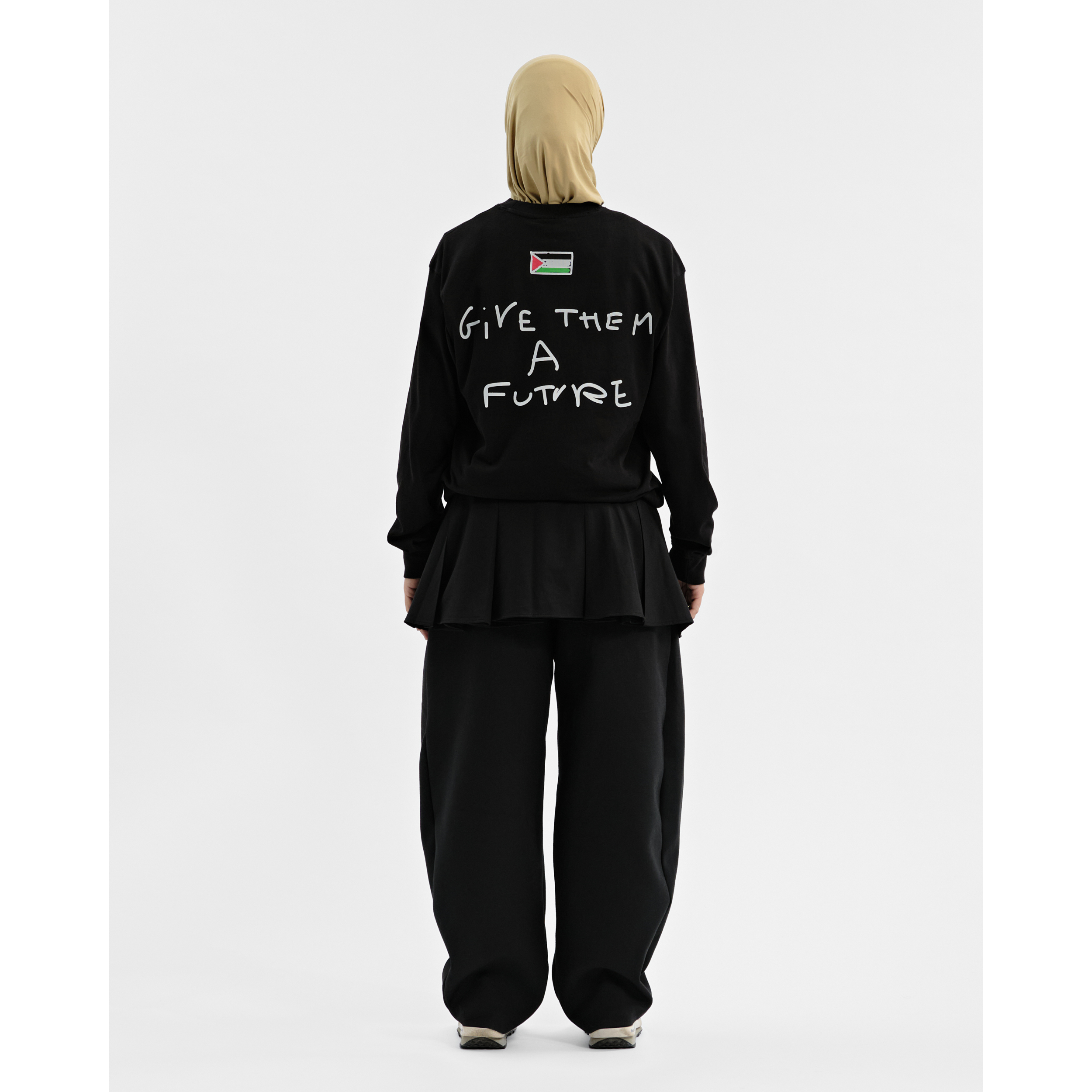 LONGSLEEVE GIVE THEM A FUTURE