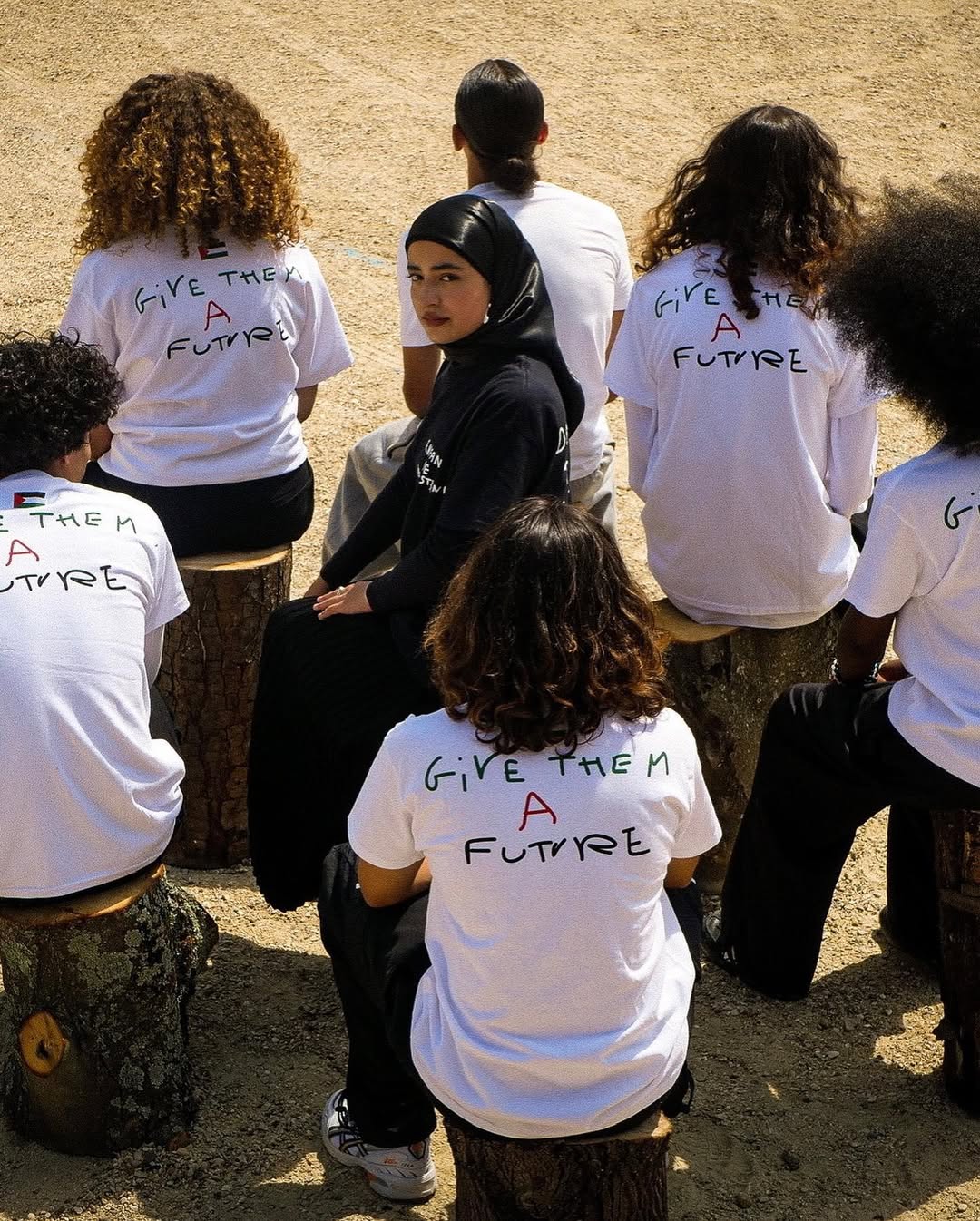 CAMPAGNE GIVE THEM A FUTURE